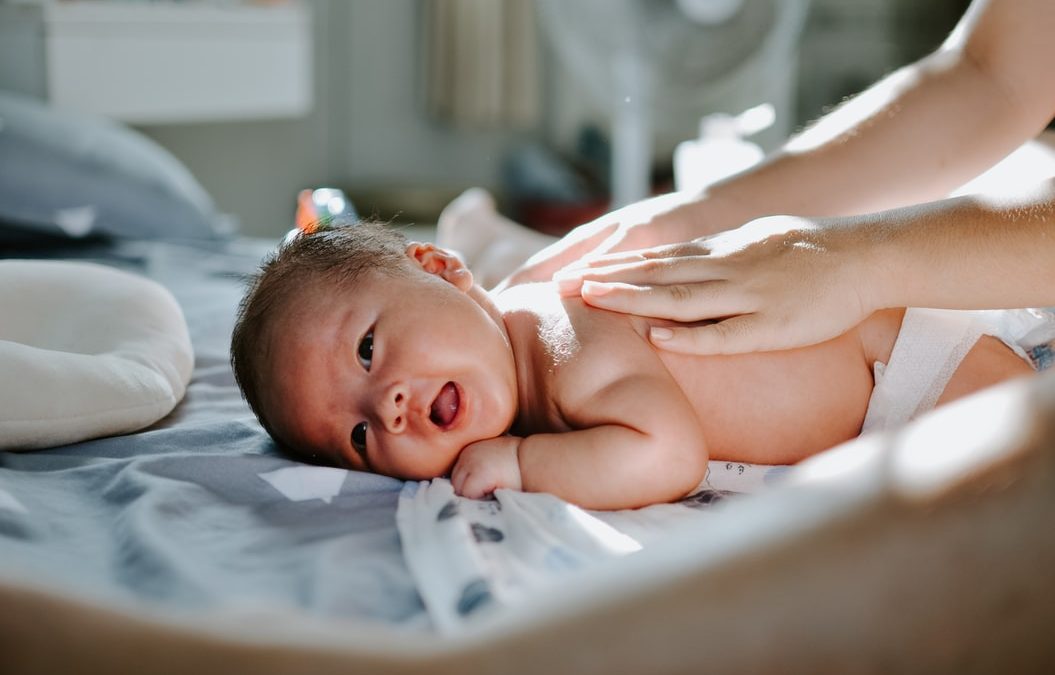 Le matériel pour allaiter pour un bébé comblé