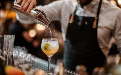 Tablier de Barman en toile : les 5 critères essentiels pour un choix professionnel
